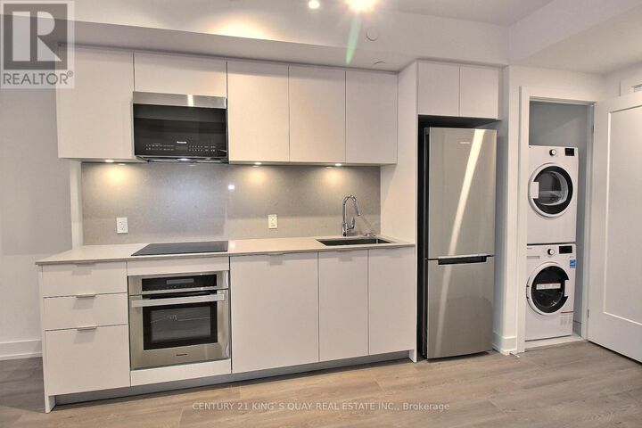 Property Photo: 8 Cedarland Drive 305 ON L6G 0H4