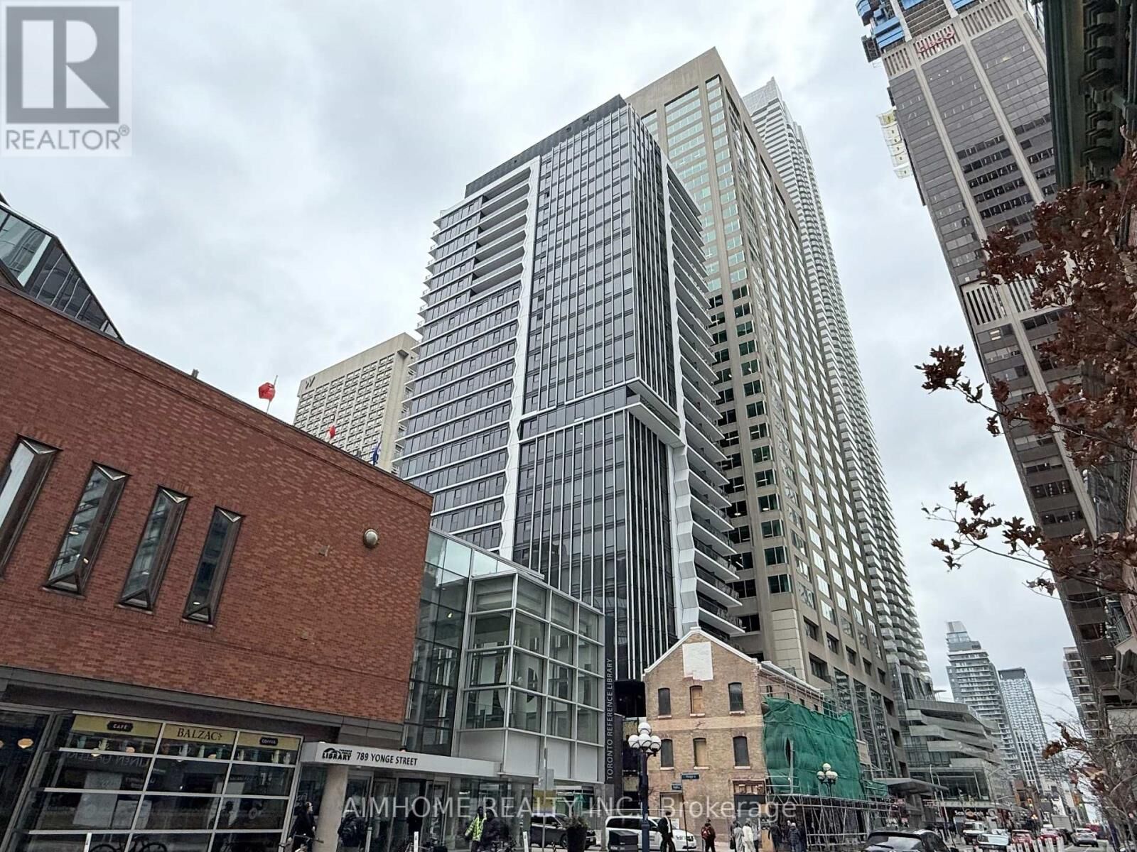 Property Photo:  771 Yonge Street 1706  ON M4W 0B8 