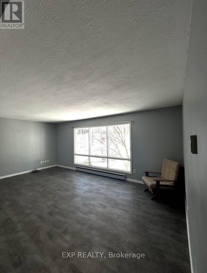 Property Photo:  490 Stewart Street 2  ON K9H 4B6 