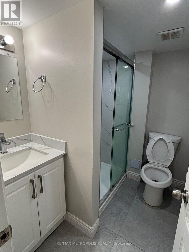 Property Photo:  44 Endeavour Drive Bsmt  ON N3C 4C4 