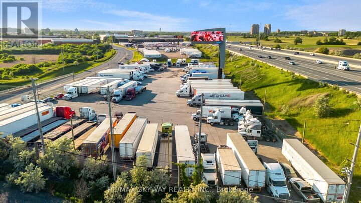 Property Photo:  6351 Goreway Drive  ON L4V 1P6 