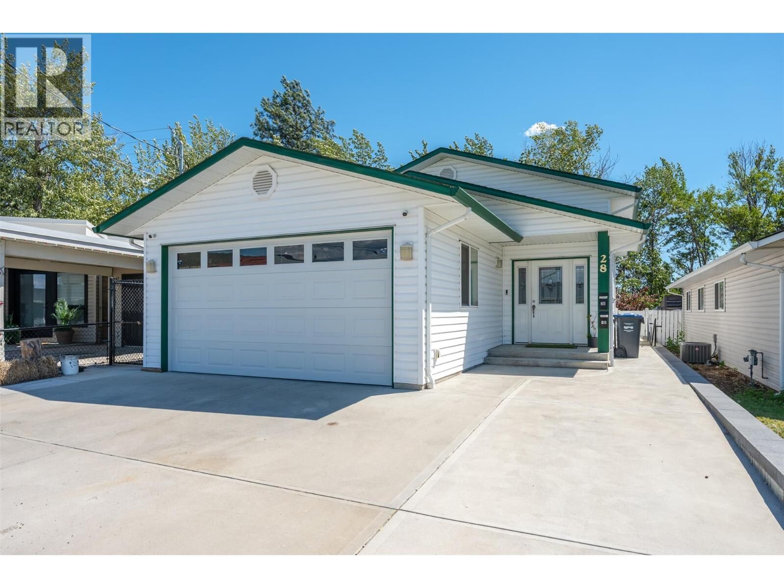 Property Photo: 28 Huth Avenue BC V2A 7S8