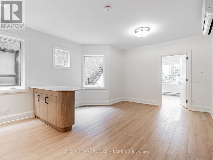 Property Photo:  2528 Yonge Street 3  ON M4P 2H7 