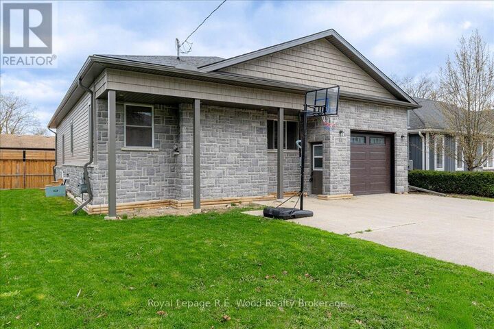 44 Stover Street North — photo 1