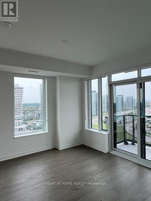 Property Photo:  2495 Eglinton Avenue West 1604  ON L5M 2T2 