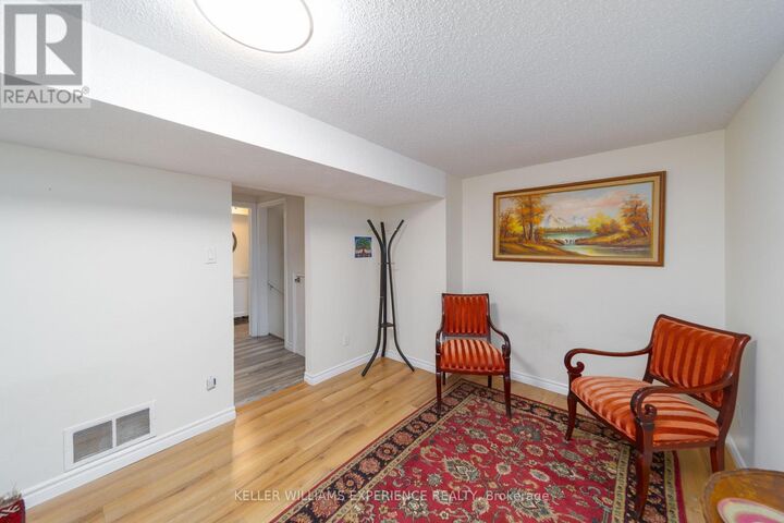 Property Photo: 98 Cundles Road East Lower Lvl ON L4M 2Z9