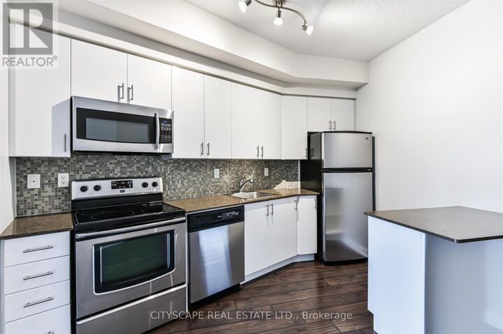 Property Photo:  15 Bruyeres Mews 411  ON L6W 1T8 