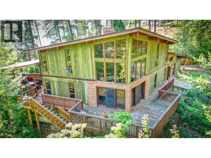 Property Photo: 405 Kildare Way BC V1T 2C7