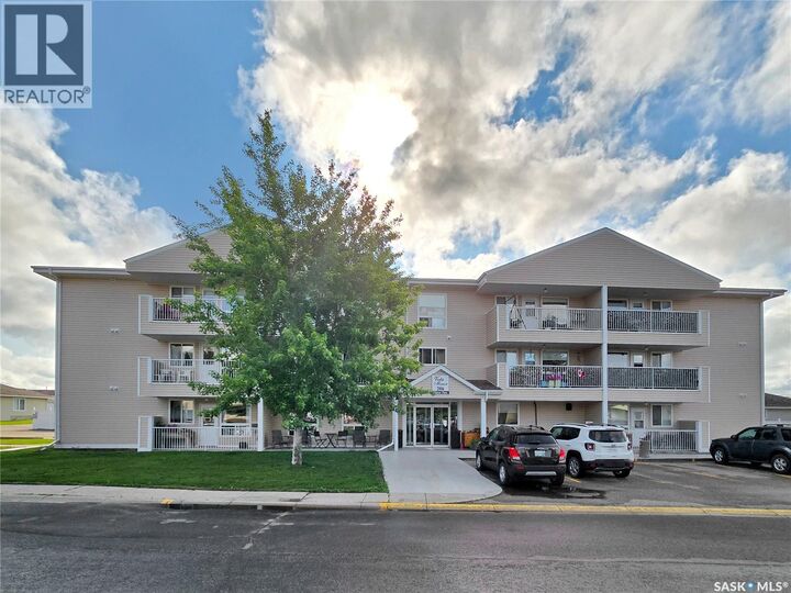 Property Photo:  203 206 Pioneer Place  SK S0K 4S0 