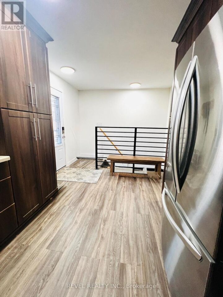 Property Photo:  416 Frontenac Crescent  ON P4N 7K9 