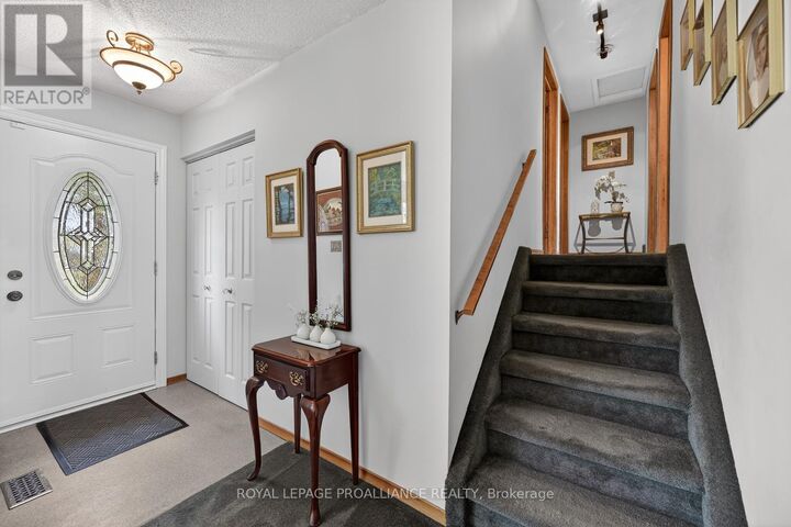 Property Photo: 733 Stewart Boulevard ON K6V 5T4