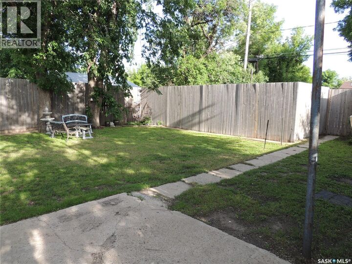 Property Photo: 826 Albert Street SK S4A 1S1