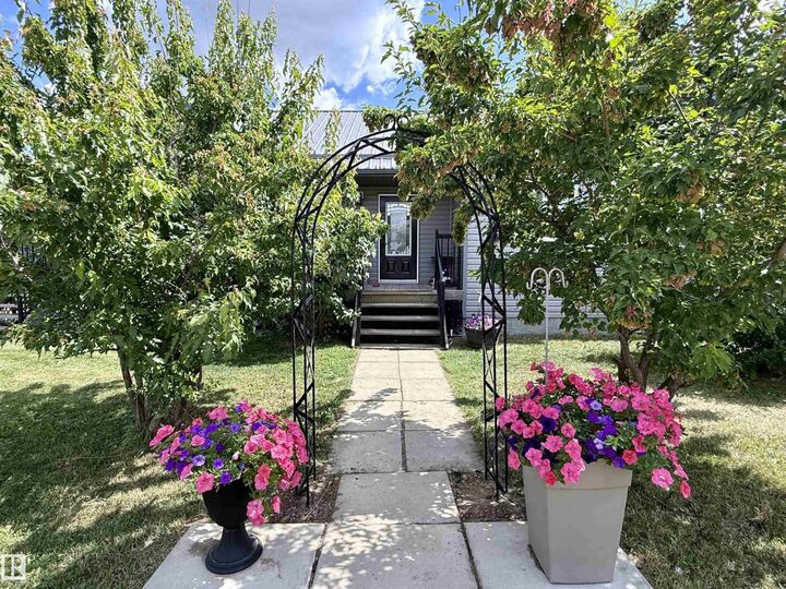 Property Photo: 57506 RR 81 AB T0A 0C7