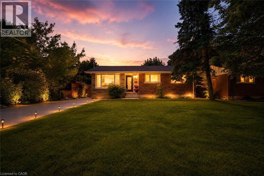 Property Photo: 9 Kingslea Drive ON L8T 3Z8