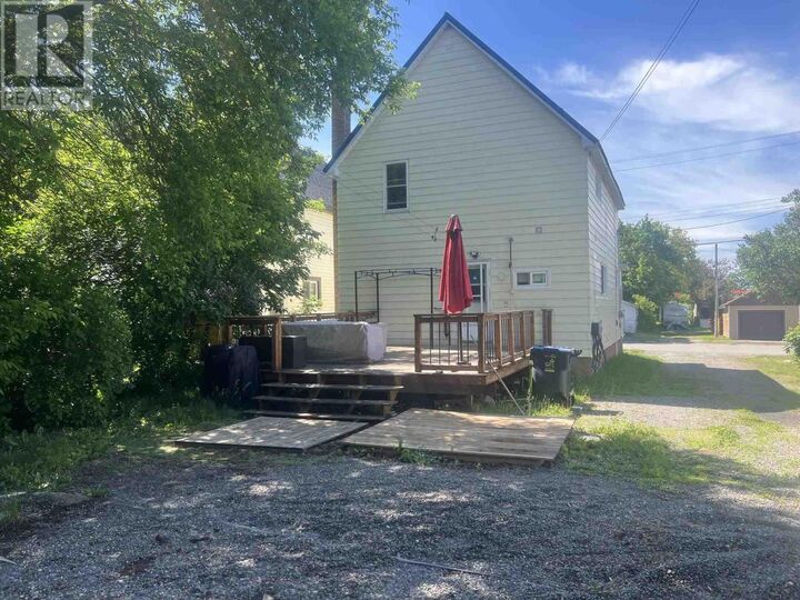 Property Photo:  68 Bloor St  ON P6C 1H5 