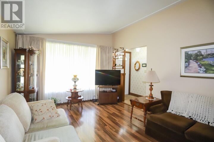 Photo de la propriété: 52 Indiana Dr ON P6A 4Y2