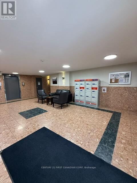 Property Photo:  30 Chapman Court North 505  ON N6G 4Y4 