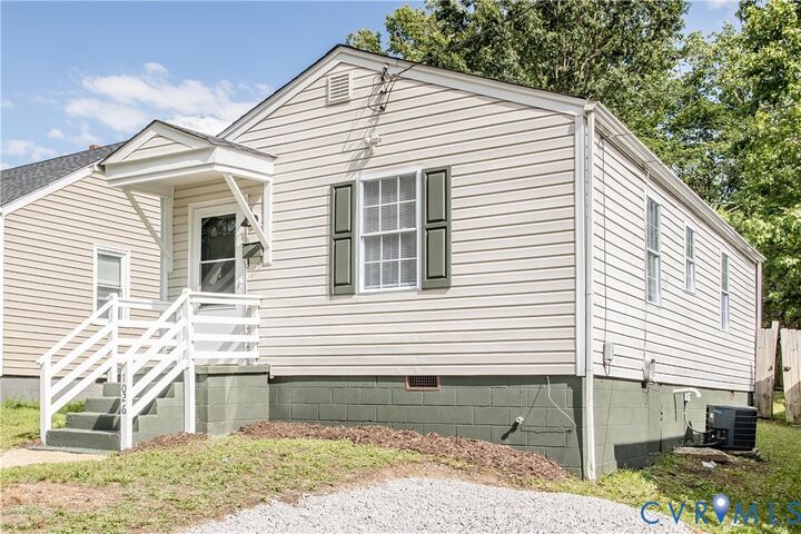 Property Photo: 1026 6th Street VA 23803