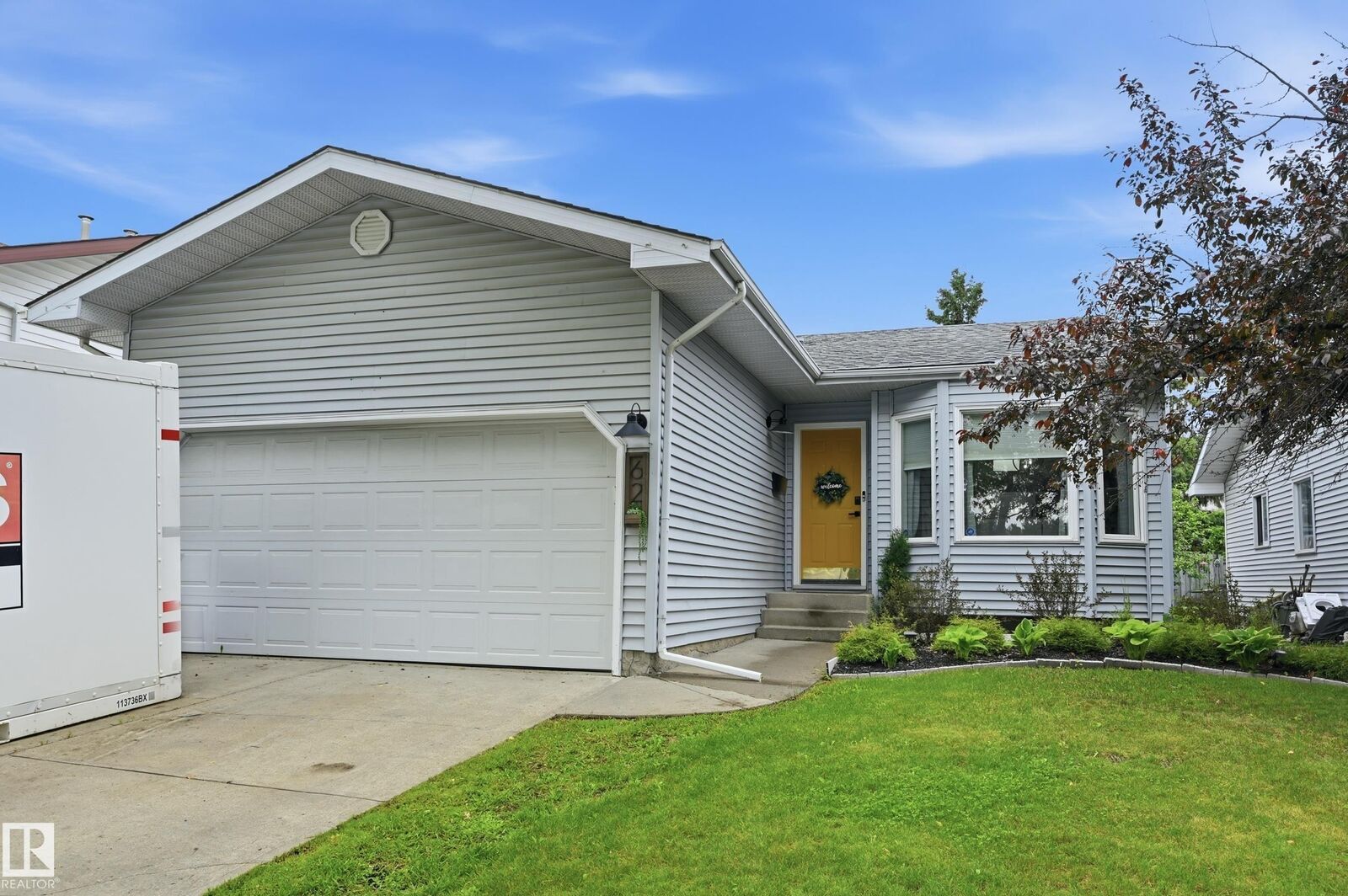 Property Photo: 62 Alderwood Boulevard AB T8N 3Z6