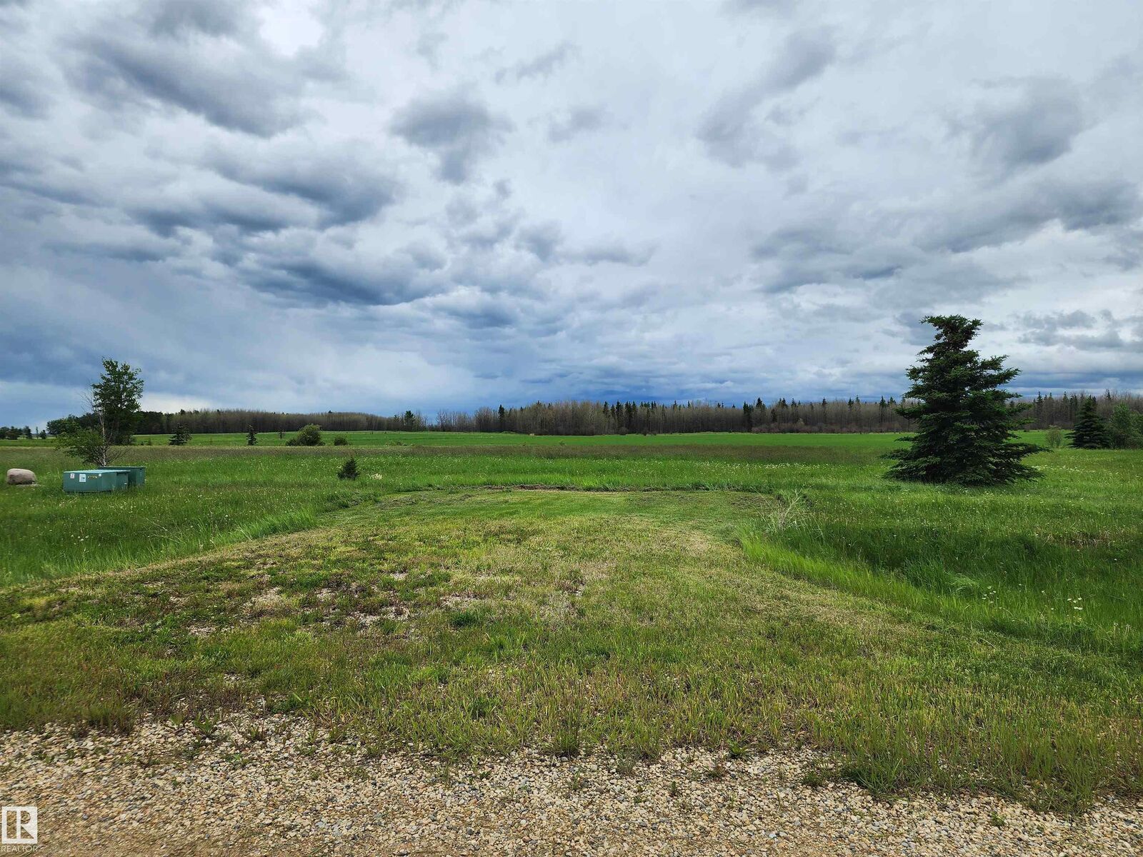 Property Photo:  25 465011 Rge Rd 64  AB T0C 0T0 