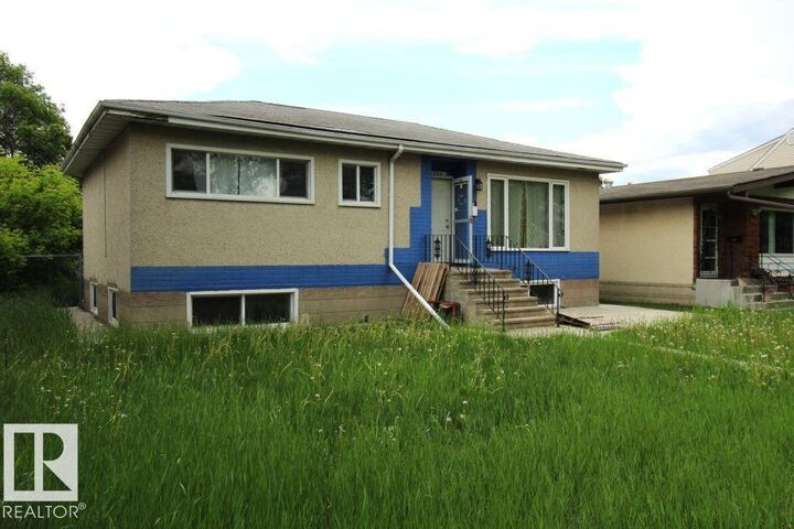 Property Photo:  12041 86 Street NW  AB T5B 3K5 