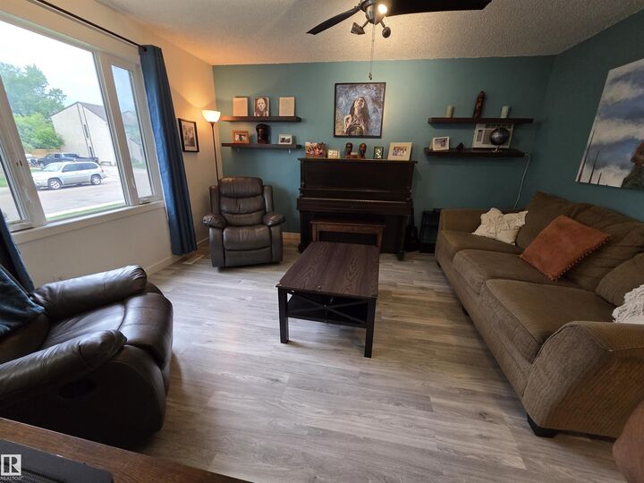 Property Photo:  2514 149 Avenue NW  AB T5Y 1X3 