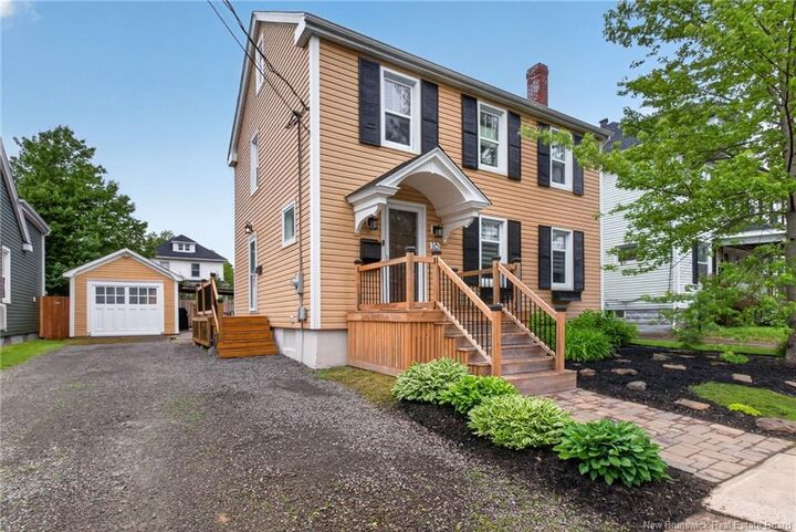 16 Norwood Avenue — photo 1