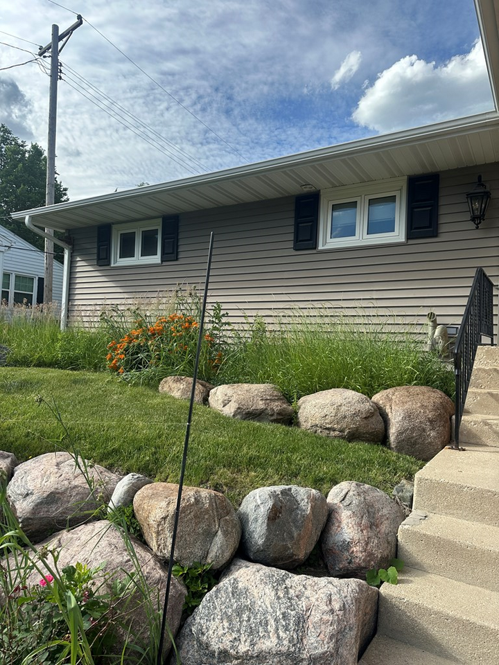 Property Photo:  1320 13th Ave N  IA 50501 