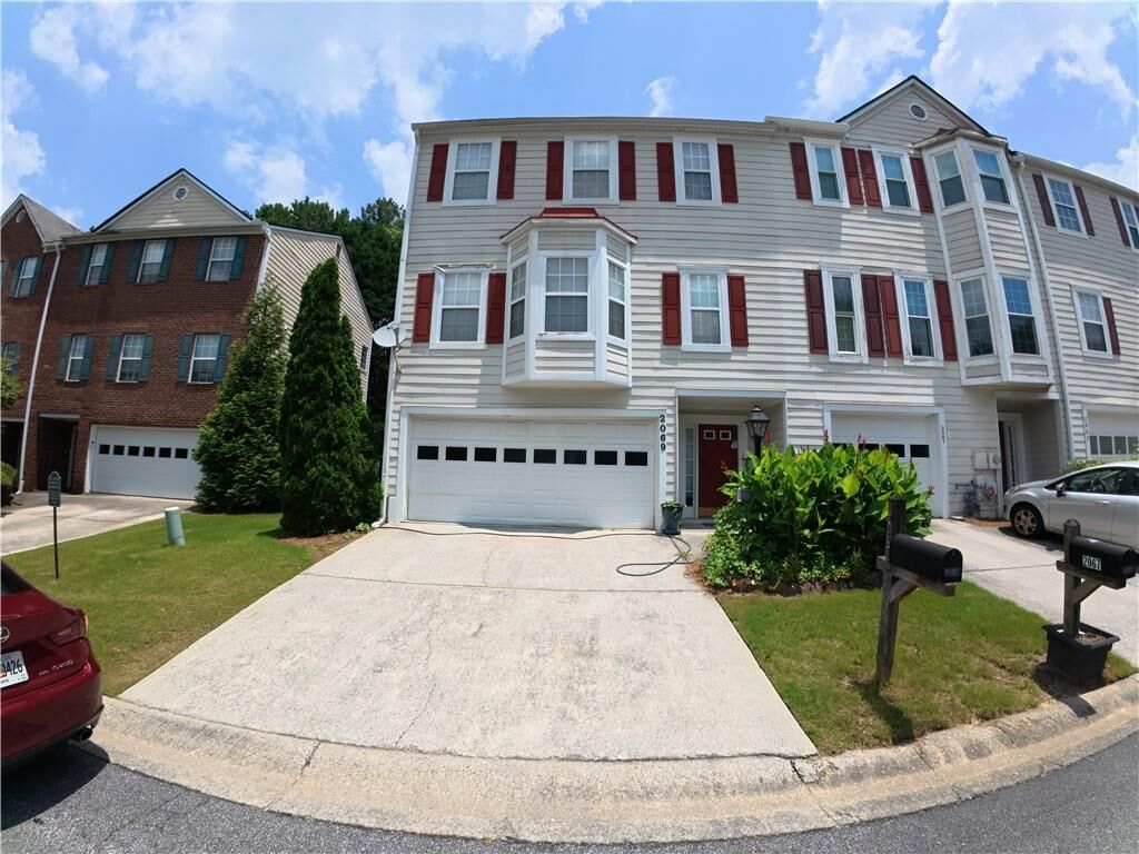Property Photo: 2069 Pinnacle Pointe Drive GA 30071