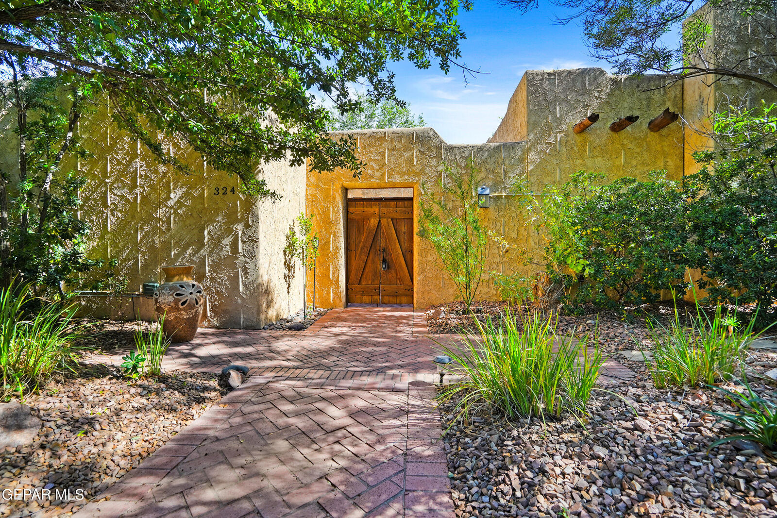 Property Photo:  324 Kingswood Drive  TX 79932 