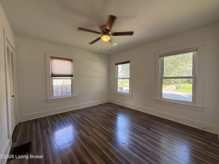 Property Photo: 506 E Brandeis Ave KY 40217