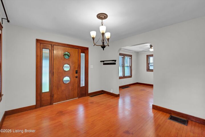Property Photo:  1883 Allgeier Ct  KY 40213 