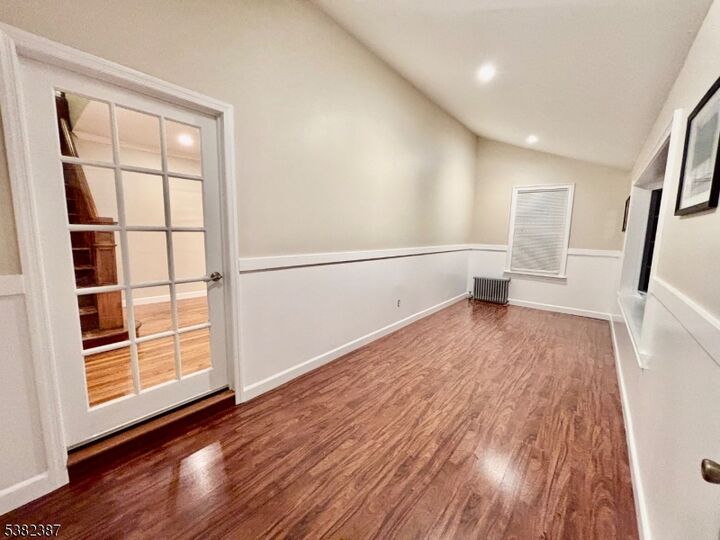 Property Photo:  264 Walters St  NJ 07065 