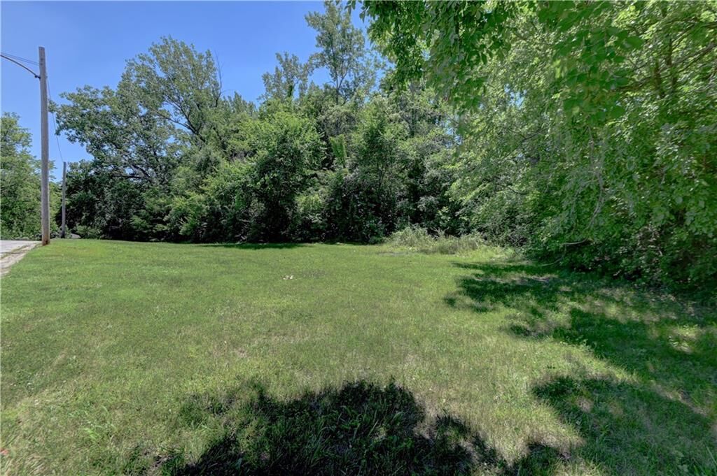 Property Photo:  11511 Ridge Drive  MO 64054 