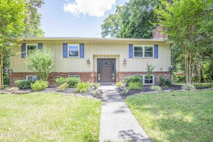 Property Photo:  7512 Luscombe Drive  TN 37919 