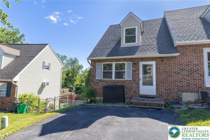 Property Photo:  661 S Front Street S  PA 18103 