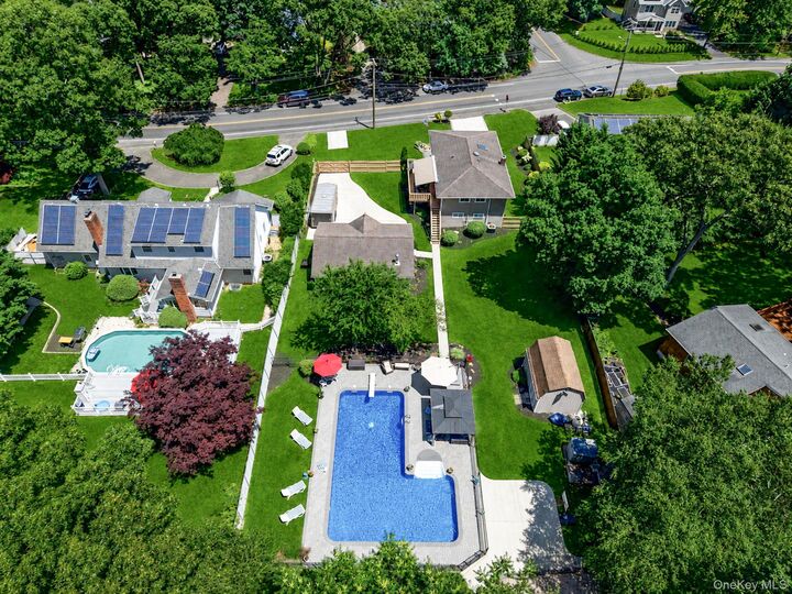 Property Photo:  34 Leeds Boulevard  NY 11738 