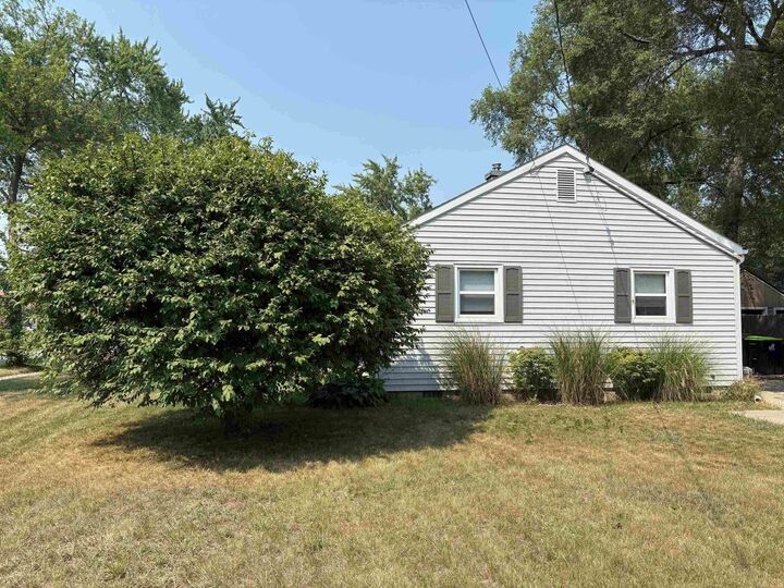 Property Photo:  2302 Carolina  MI 48642 