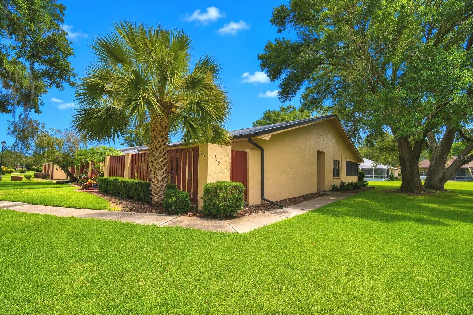 Property Photo:  645 Broadmoor Circle 645  FL 33884 