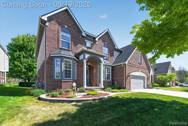 Property Photo:  6827 Blackwell  MI 48317 
