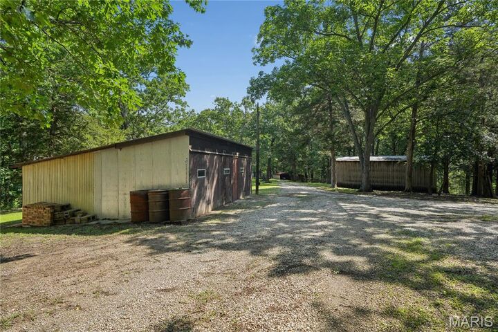 Property Photo: 7957 County Line Road MO 63072
