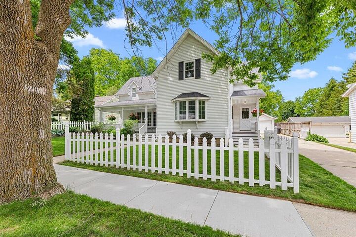 Property Photo:  N37w6046 Wurthmann St  WI 53012 