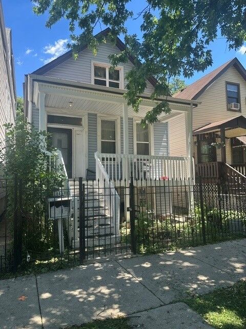 Property Photo: 1845 N Sawyer Avenue IL 60647