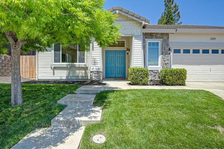 Property Photo: 1010 Thompson Circle CA 95630