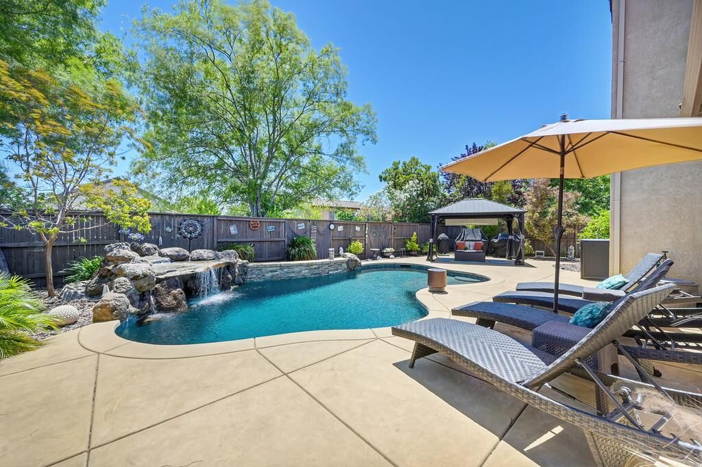 Property Photo:  4274 Rimini Way  CA 95762 