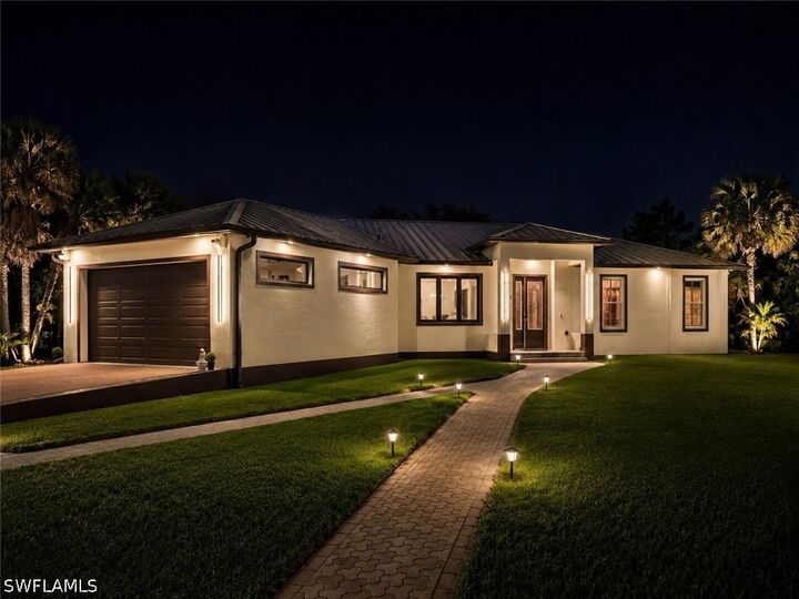 Property Photo:  556 6th Street SE  FL 34117 