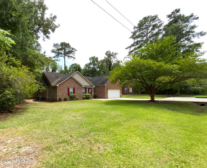 Property Photo:  1005 Greenway Drive  NC 28546 