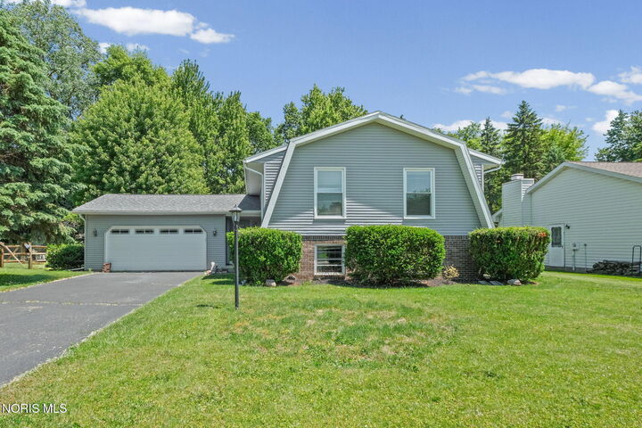Property Photo: 600 Wilkshire Drive OH 43566