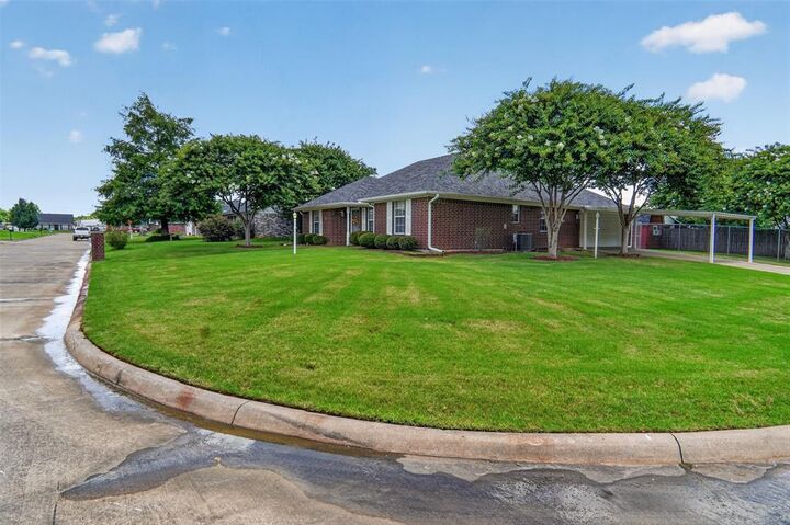 Property Photo:  145 48th Street SE  TX 75462 