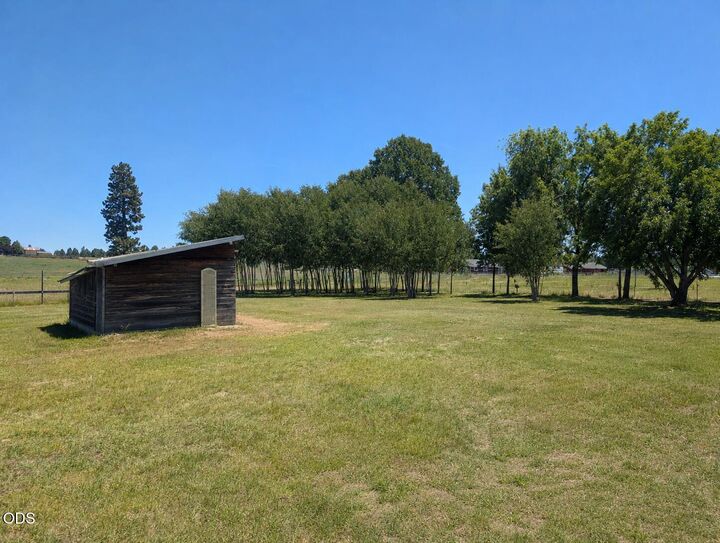 Property Photo:  37419 Modoc Point Road  OR 97624 